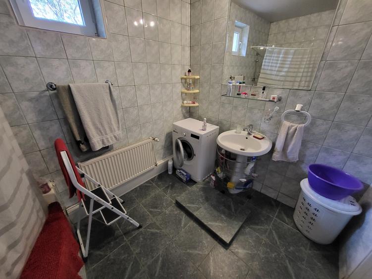 Casă individuală cu 5 camere cu Canalizare în Țărăncuța