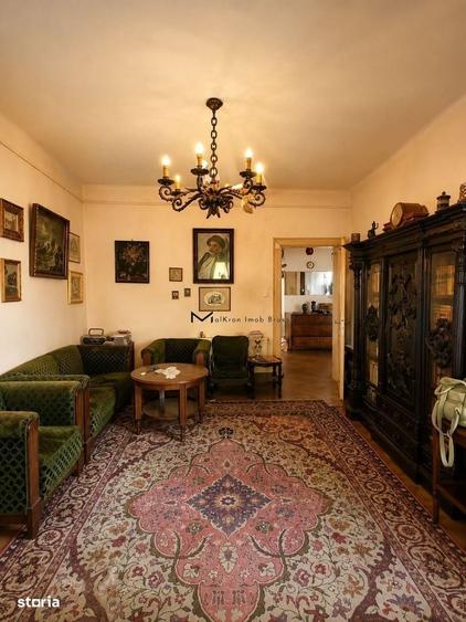 Apartament cu 4 camere în Centrul Istoric