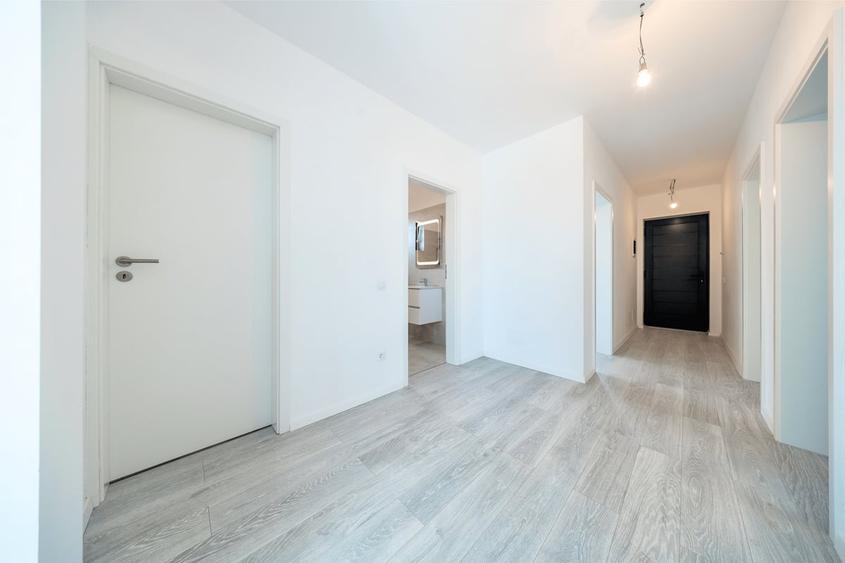 Casă cu 4 camere cu Teren 500 Mp în Central