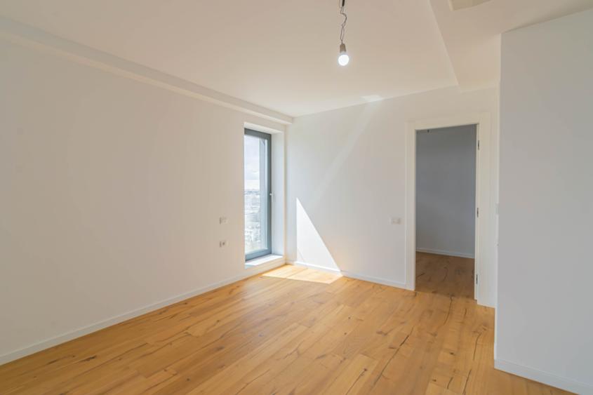 Penthouse cu 6 camere decomandat în Aviației