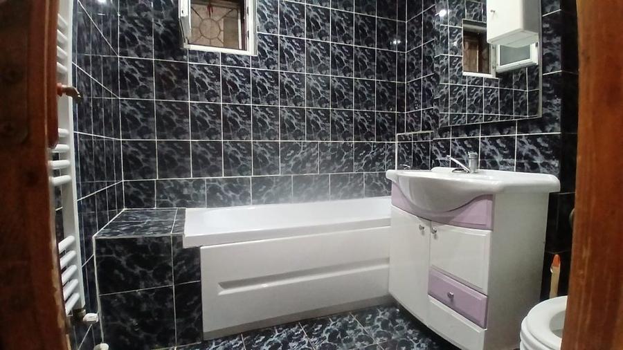 Apartament cu 3 camere decomandat în Sârbi