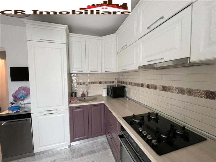 Apartament cu 3 camere decomandat, mobilat în Vitan