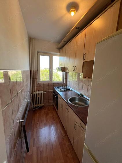 Apartament cu 3 camere semidecomandat în Olimpia-Stadion