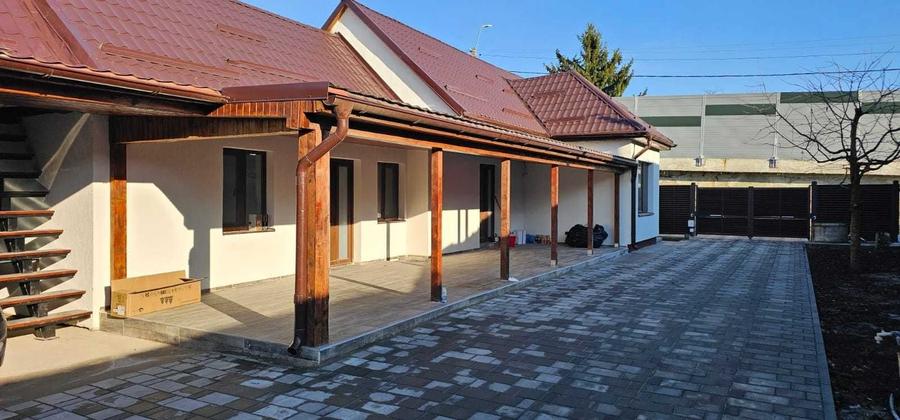 Casă cu 3 camere în Dumbrăvioara