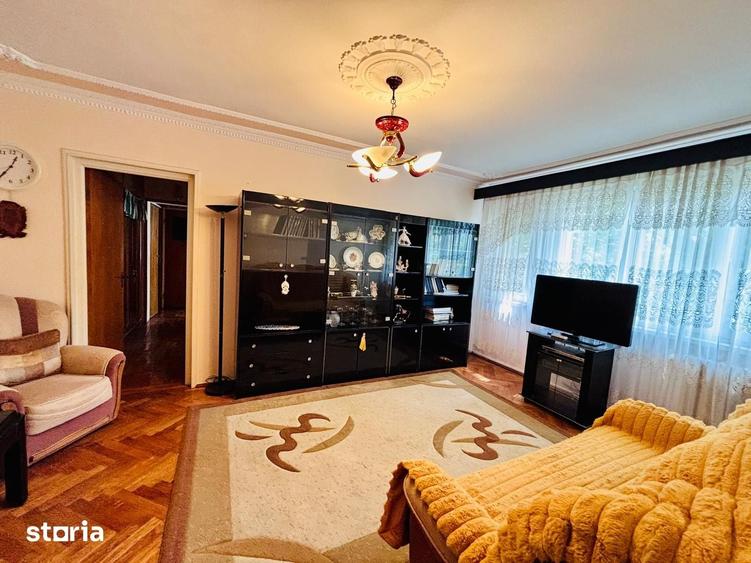 Apartament cu 3 camere de vanzare , 1 Decembrie, Titan, Piata Minis - 18