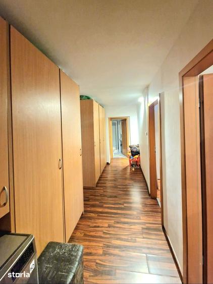Apartament cu 4 camere decomandat în Steaua