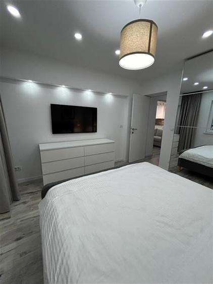 Apartament cu 3 camere semidecomandat, mobilat în Unirii — fotografia 1