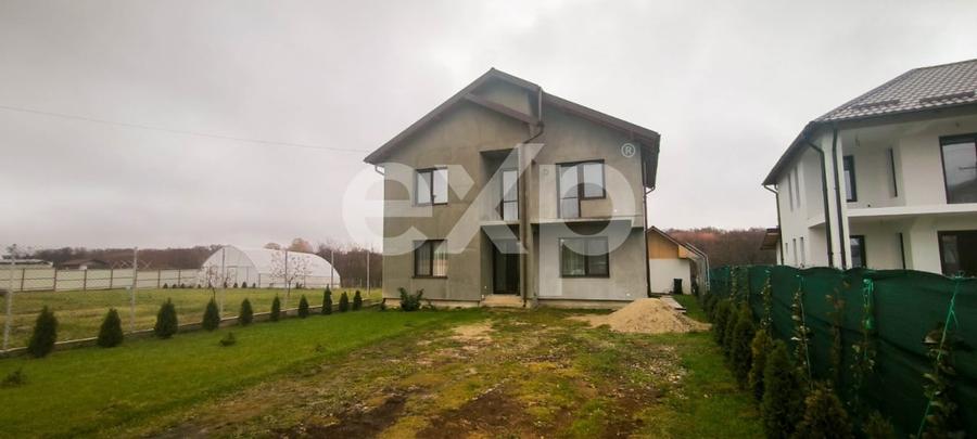 Casă individuală cu 5 camere cu Teren 1060 Mp în Exterior Vest