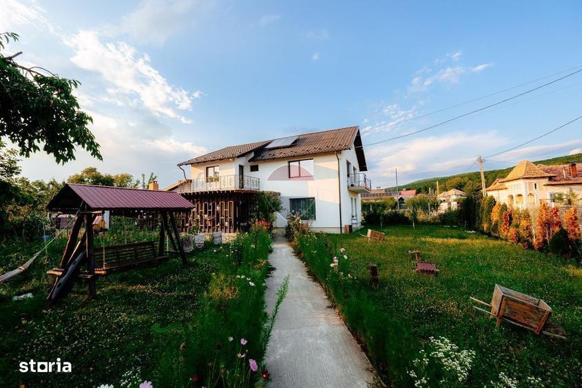 Casă cu 4 camere în Piscani