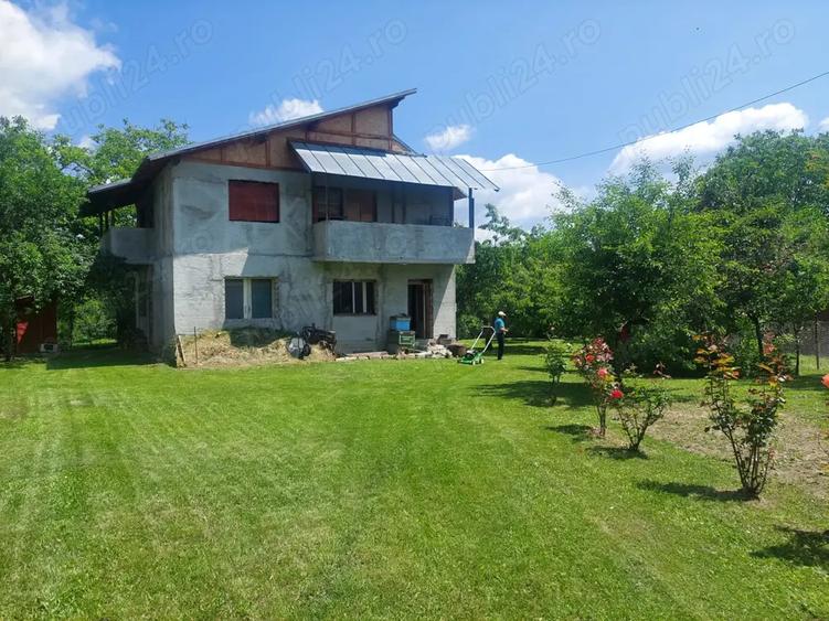 Casă cu 4 camere în Breaza de Sus