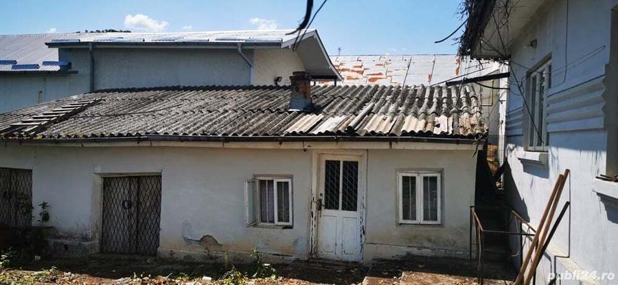 Husi, casa de vanzare cu 4 camere si teren 2000 metri - 2