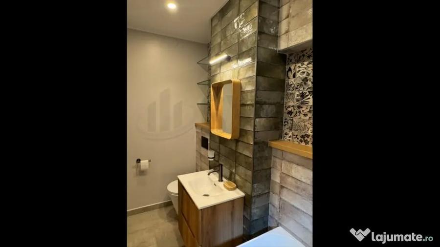 Apartament cu 3 camere decomandat în Victoriei