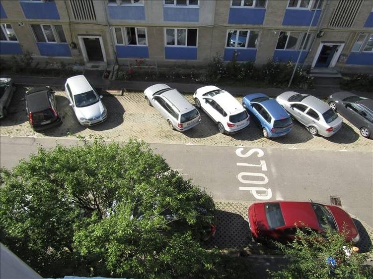 Apartament doua camere, decomandat, central , str. Noica - 12