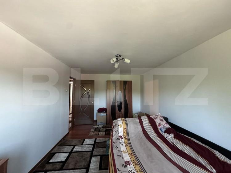 Casă individuală cu 6 camere cu Canalizare în Cristur