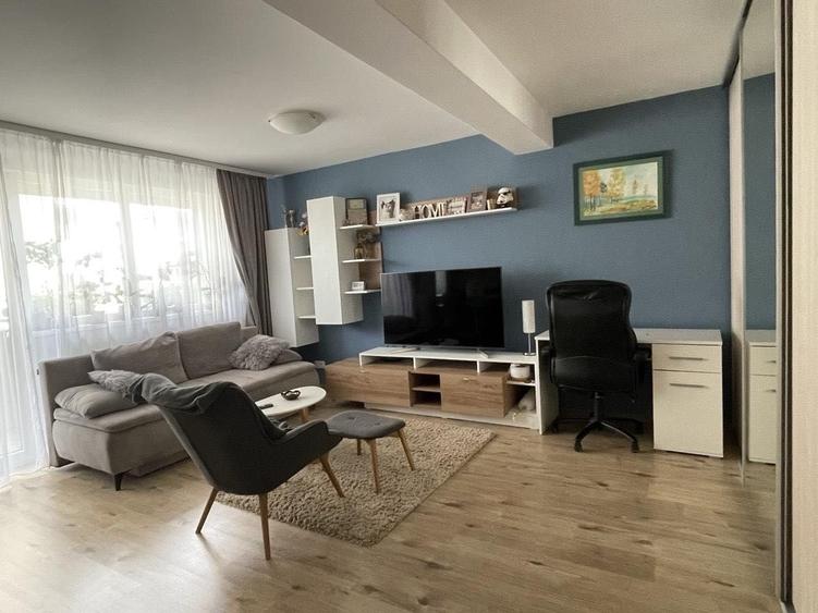 Apartament cu 2 camere decomandat în Între Lacuri