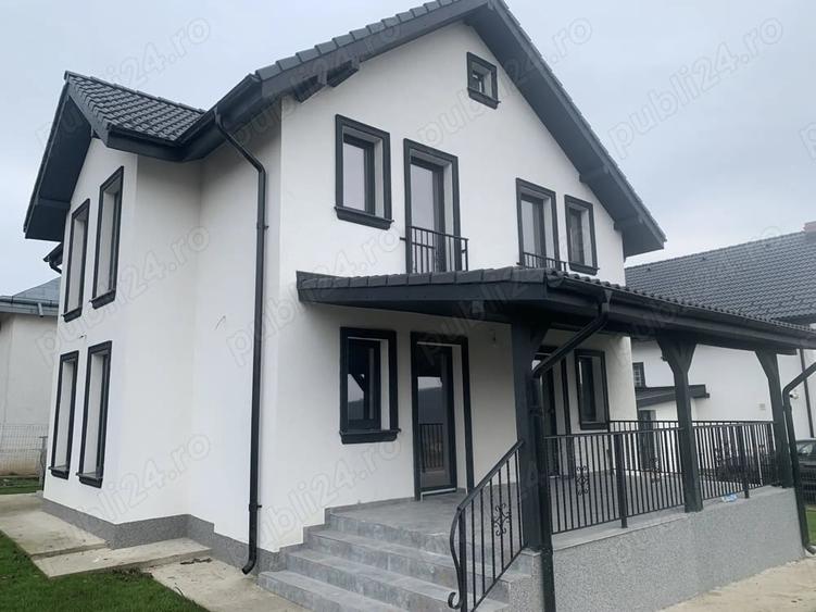 Casă cu 5 camere cu Teren 400 Mp în Valea Adâncă