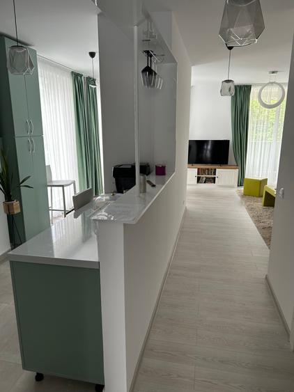 Apartament cu 2 camere decomandat în Lacul Tei