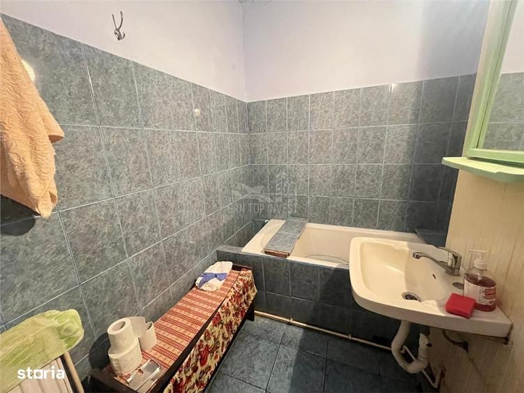 Apartament 2 camere decomandat balcon pivnita zona Vasile Aaron - 15