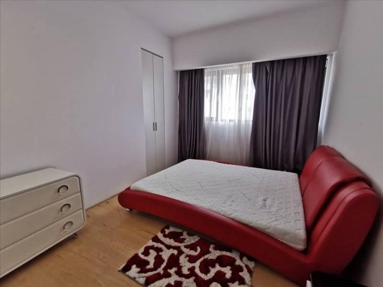 Apartament cu 3 camere decomandat, mobilat în Faleza Nord