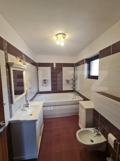 Duplex cu 4 camere cu Canalizare în Florești