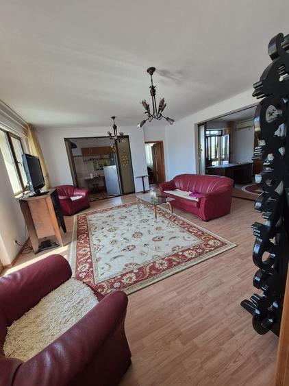 Apartament cu 5 camere decomandat, mobilat în Domenii