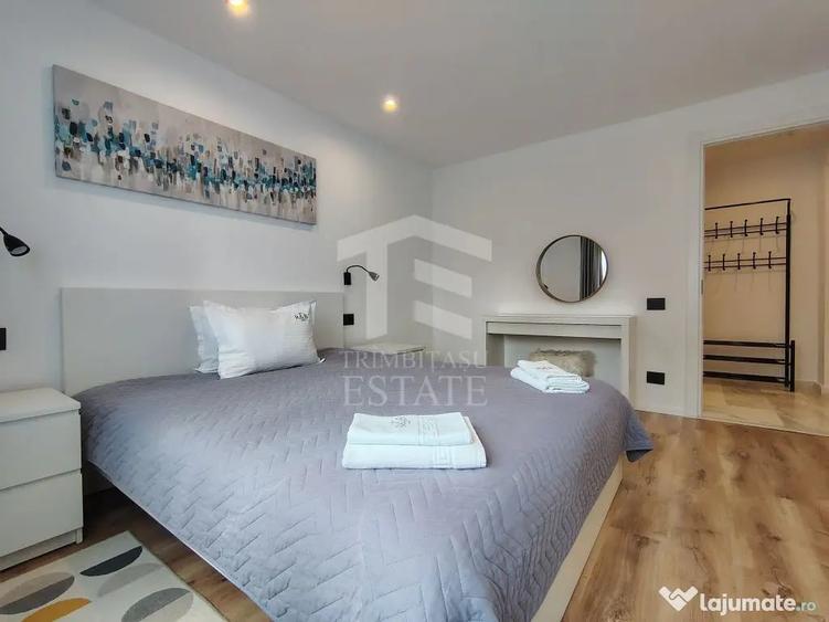 Apartament cu 3 camere decomandat în Piața
