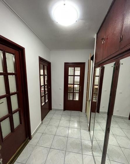 Garsonieră decomandată, mobilată în P-ța Muncii