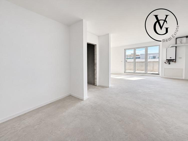 Penthouse cu 3 camere decomandat în Tomis Plus