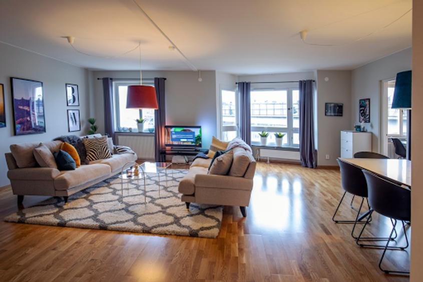 Vand apartament cu doua camere in Husi - 2