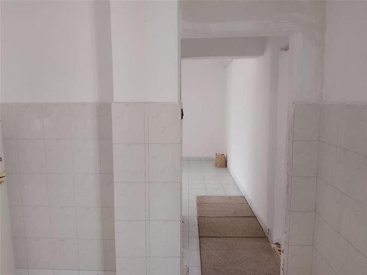 Apartament cu 3 camere semidecomandat în Dacia