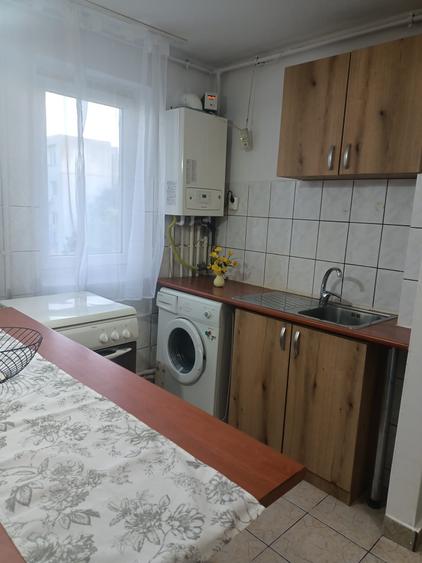 Apartament cu 2 camere, mobilat în Brotăcei