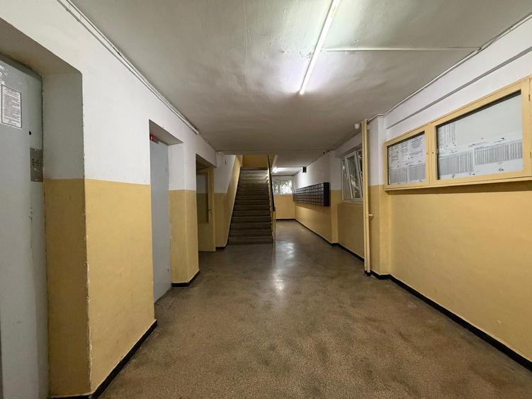 Garsonieră semidecomandată în Titan