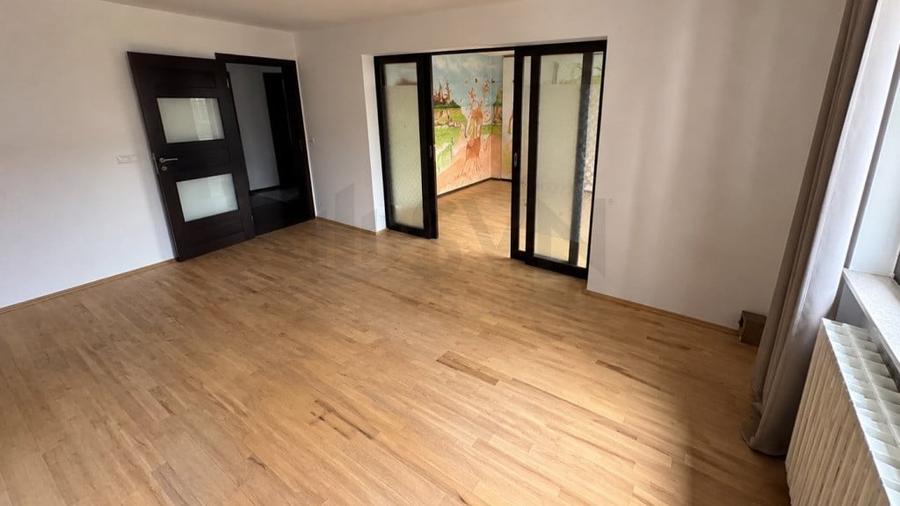 Apartament cu 4 camere decomandat în Crângași