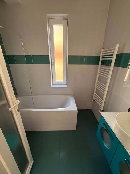 Casă individuală cu 4 camere cu Canalizare în Europa