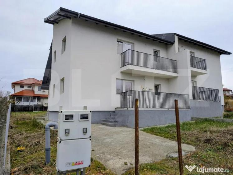 Casă cu 5 camere cu Teren 440 Mp în Balciu