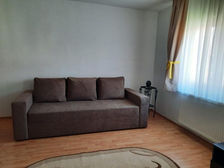 Apartament cu 2 camere semidecomandat, mobilat în Berceni