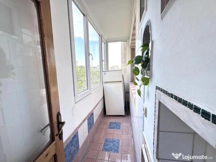 Garsonieră decomandată în Splaiul Unirii