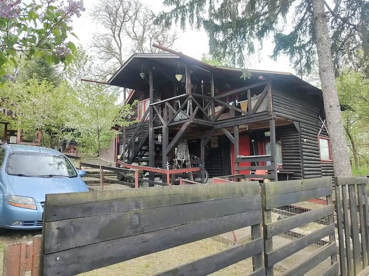 Casă cu Teren 500 Mp în Stâlpeni