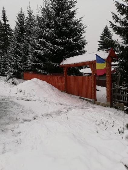 Casă cu 4 camere în Poiana Stampei