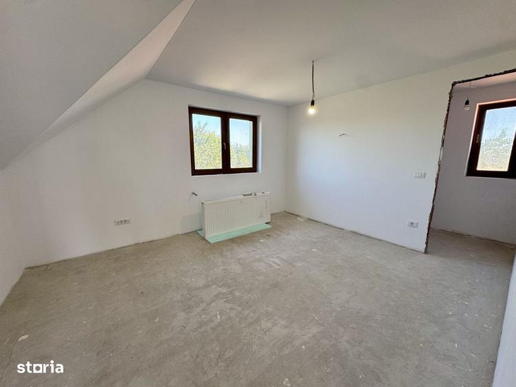Casă cu 4 camere cu Teren 500 Mp în Central