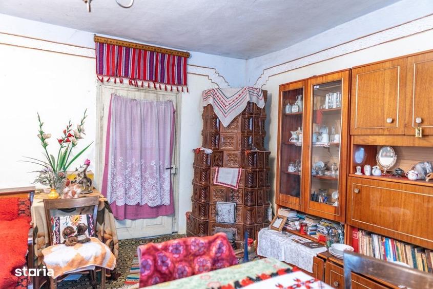 Casă cu 3 camere decomandat în Stănești