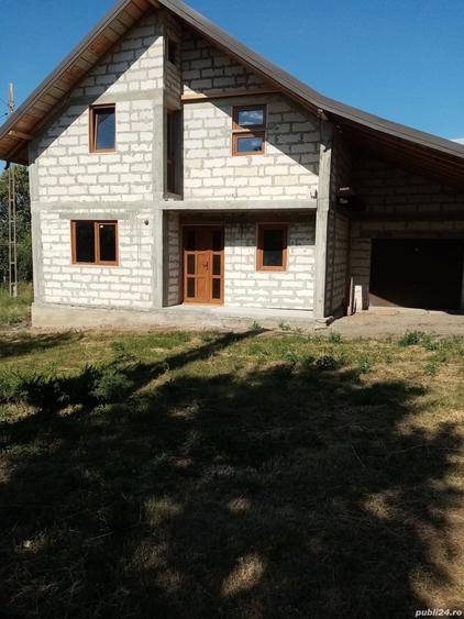 Casă cu 6 camere cu Teren 1550 Mp în Voinești
