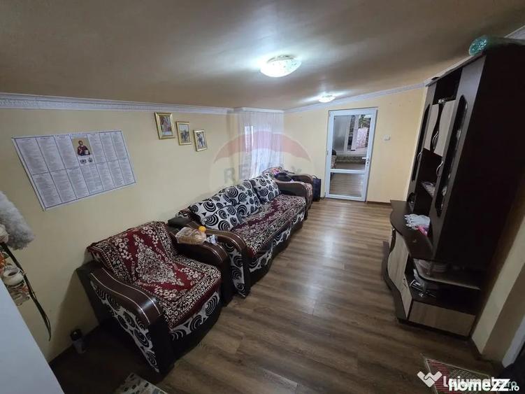 Casă cu 3 camere cu Teren 1000 Mp în Bătinești
