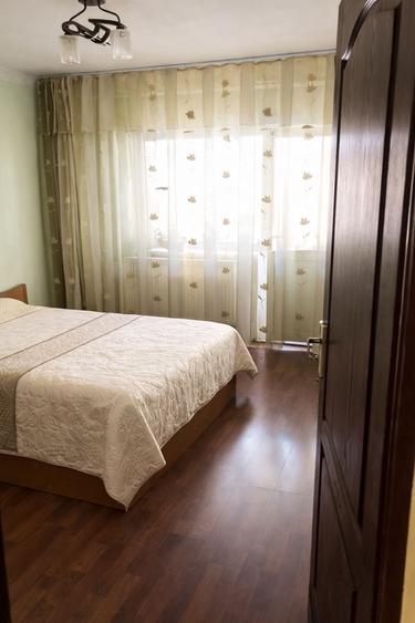 Apartament cu 3 camere decomandat, mobilat în Drăgășani