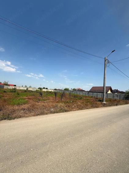 Teren de 1700 mp, în Fundeni