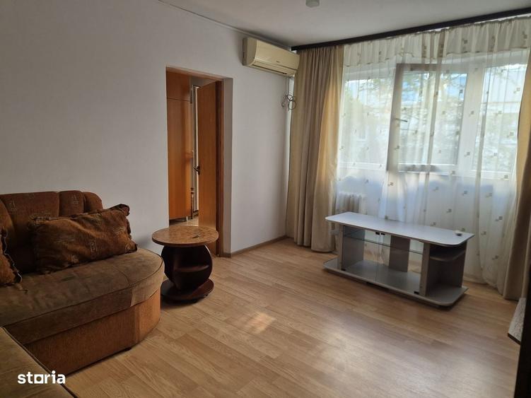 Apartament cu 3 camere nedecomandat în Malu Roșu