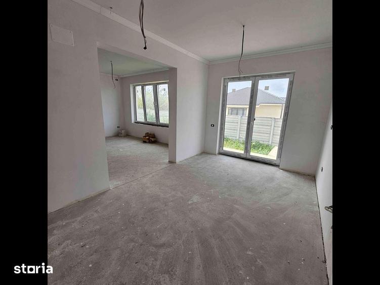 Casă cu 4 camere cu Teren 421 Mp în Oncea