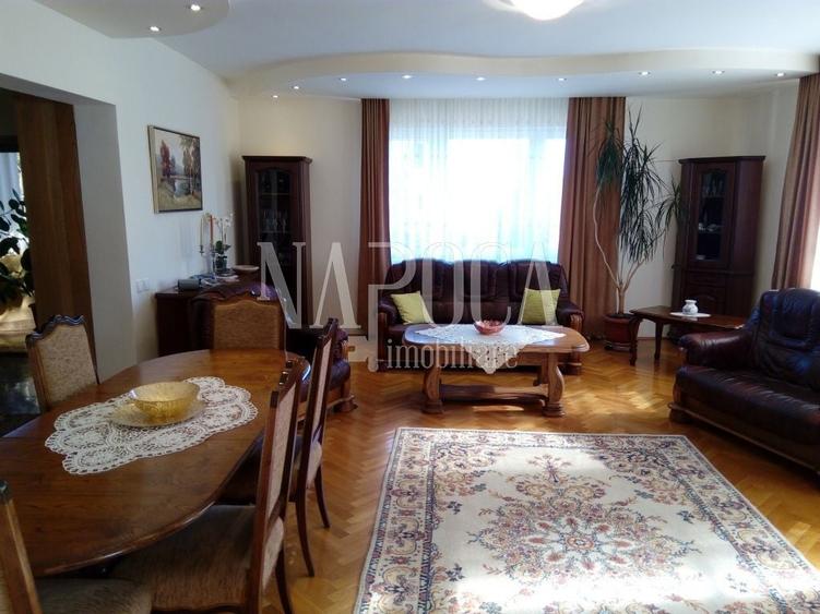 Casă individuală cu 6 camere cu Canalizare în Florești