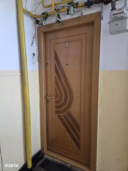 Apartament cu 4 camere semidecomandat în Central