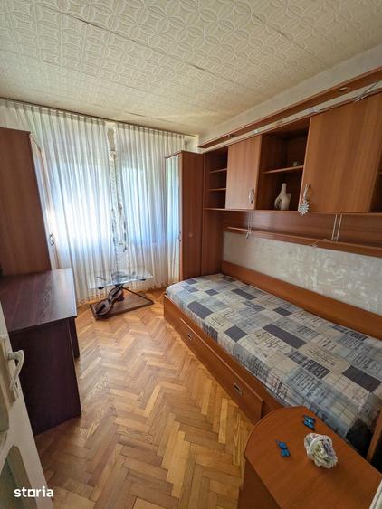 Apartament cu 3 camere în Calea București